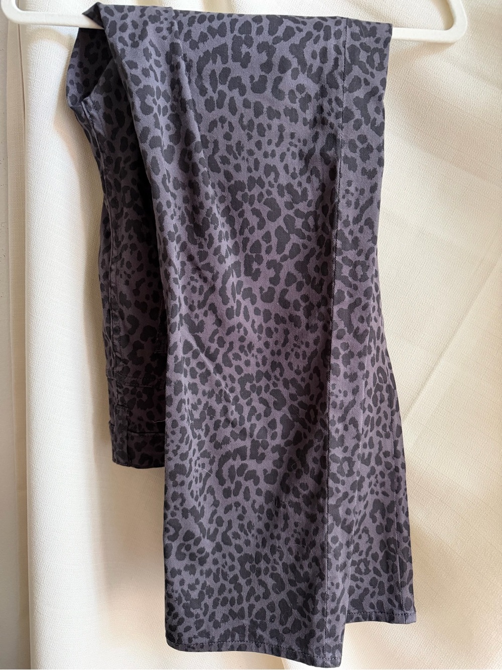 GAP Women's Charcoal Leopard Print Pants